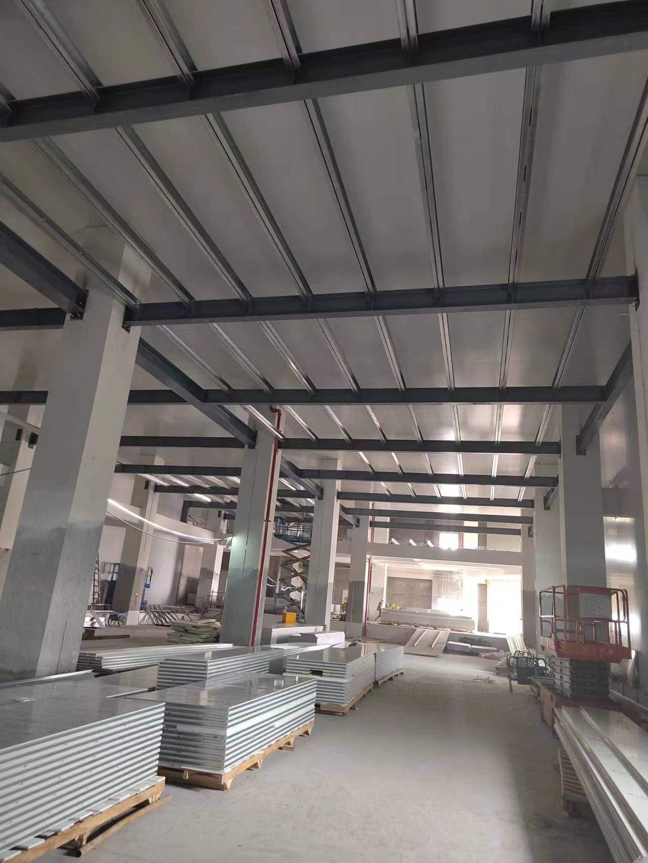 香港科技大學(廣州)納米實驗室(NFF)設計裝修EPC工程驗收完成 廣州鋼結構公司選擇廣州經緯鋼結構工程有限公司 咨詢電話:13925156722